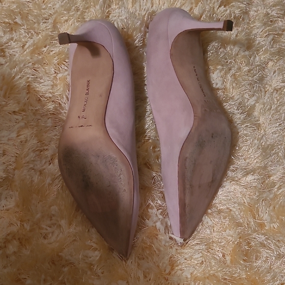 Manolo Blahnik Soft Pink Heels - Picture 2 of 3